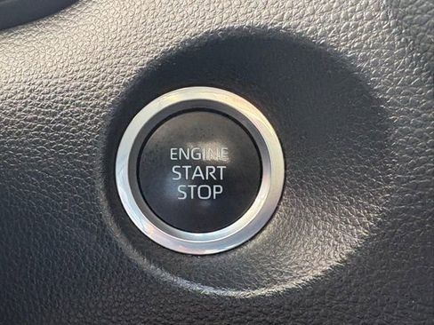 Used 2023 Toyota Corolla Cross LE image 19