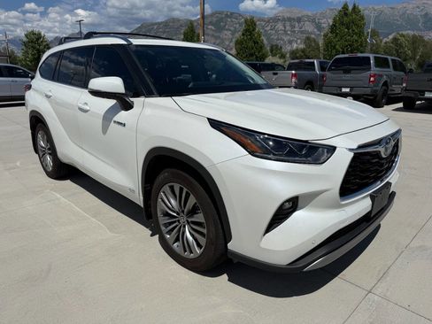 Used 2021 Toyota Highlander Platinum image 9