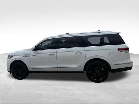 Certified 2024 Lincoln Navigator L Reserve AWD/4WD image 5