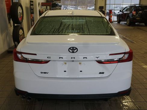 Used 2025 Toyota Camry SE w/ Convenience Package image 16