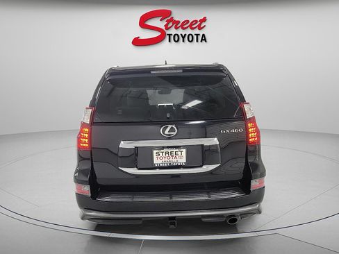 Used 2021 Lexus GX 460 Luxury w/ Sport Design Package AWD/4WD image 3