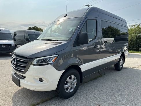 Used 2023 Mercedes-Benz Sprinter 2500 image 3