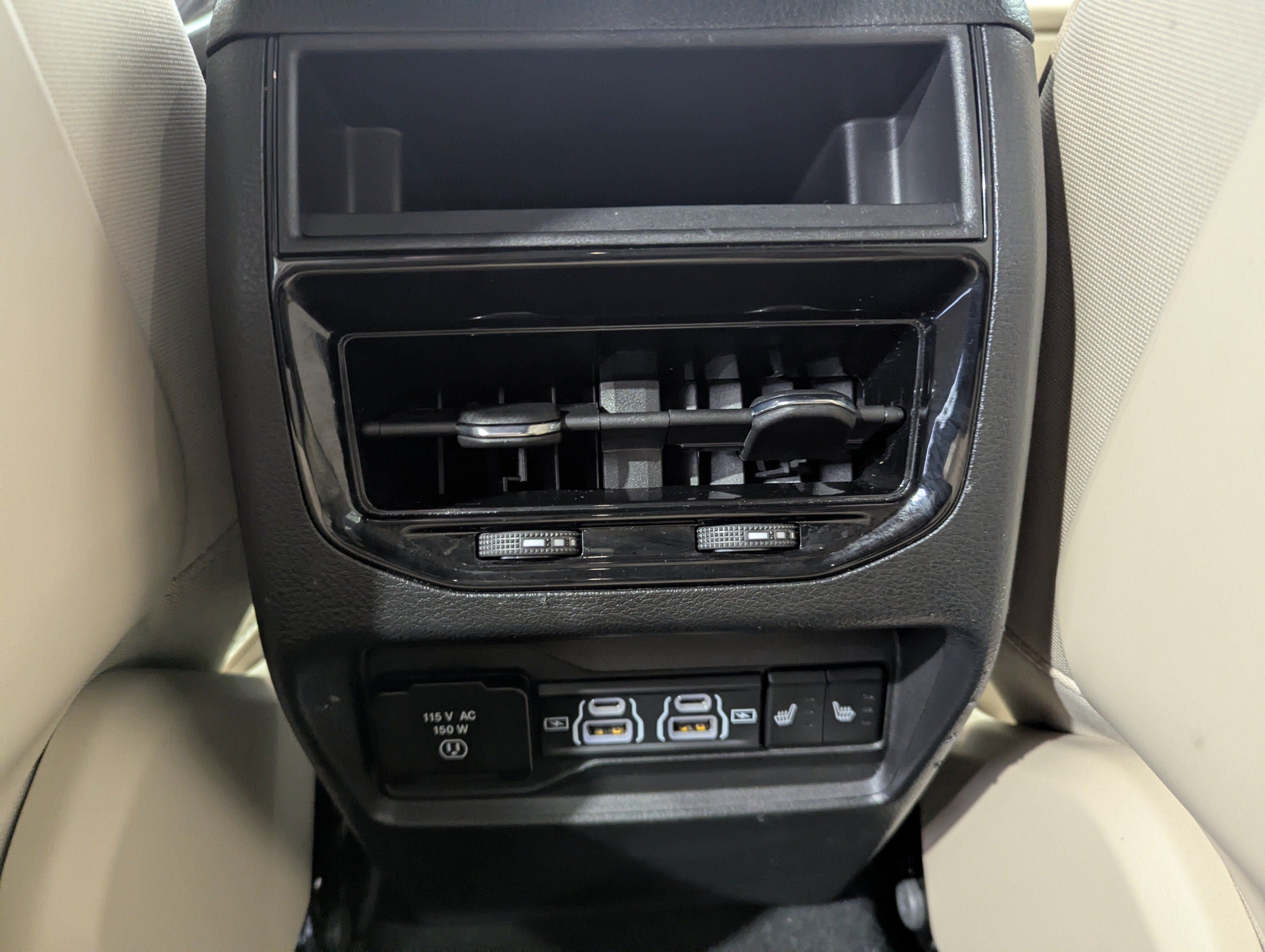 Used 2024 Jeep Grand Cherokee Limited AWD/4WD image 12