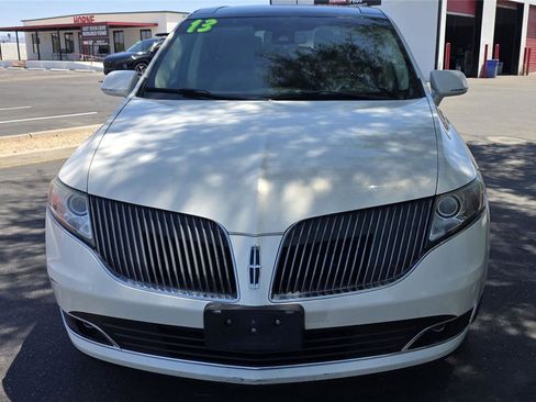 Used 2013 Lincoln MKT AWD image 2