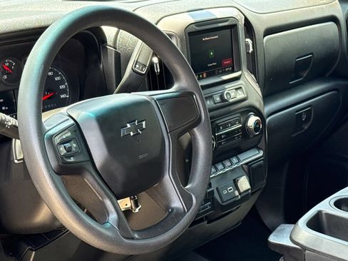 Used 2021 Chevrolet Silverado 1500 Custom Trail Boss AWD/4WD image 17