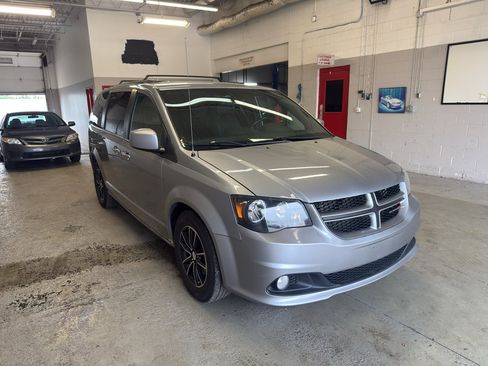 Used 2019 Dodge Grand Caravan GT FWD image 1