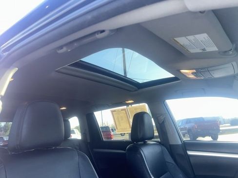 Used 2017 Toyota Highlander XLE image 31