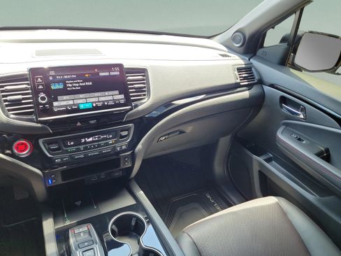 Used 2024 Honda Ridgeline Black Edition image 17
