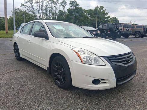 Used 2010 Nissan Altima 2.5 S FWD image 3