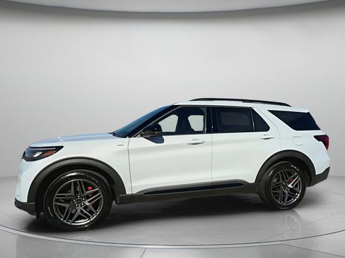 New 2026 Ford Explorer ST-Line w/ ST-Line Street Pack image 14