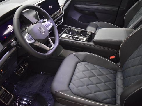 New 2025 Volkswagen Atlas Cross Sport SEL Premium R-Line image 4