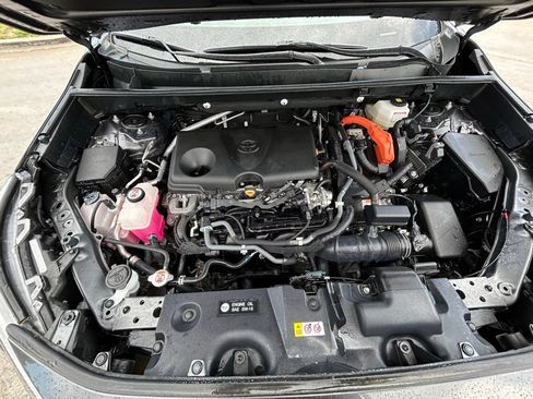 Used 2022 Toyota RAV4 XLE AWD/4WD image 34