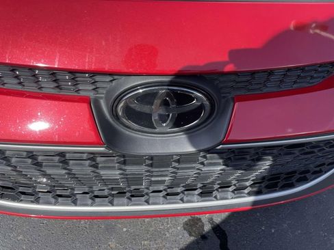 Used 2021 Toyota Corolla XLE image 9