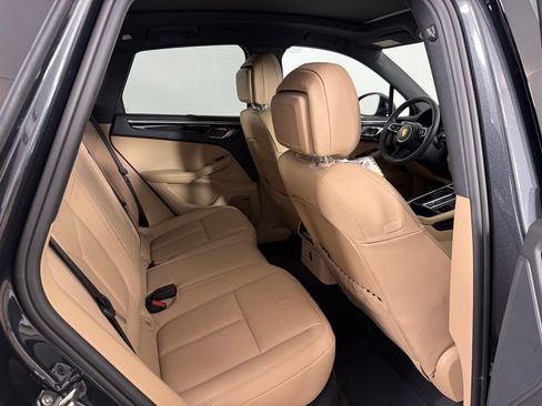 New 2026 Porsche Macan AWD/4WD image 17