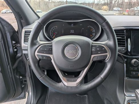 Used 2020 Jeep Grand Cherokee Altitude image 18