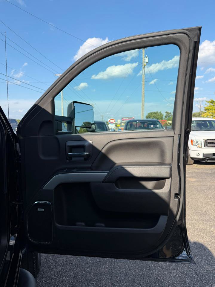 Used 2019 Chevrolet Silverado 2500 LTZ w/ Midnight Edition AWD/4WD image 12