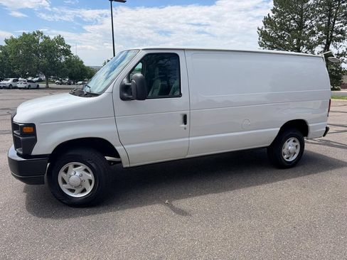 Used 2009 Ford E-250 and Econoline 250 RWD image 3