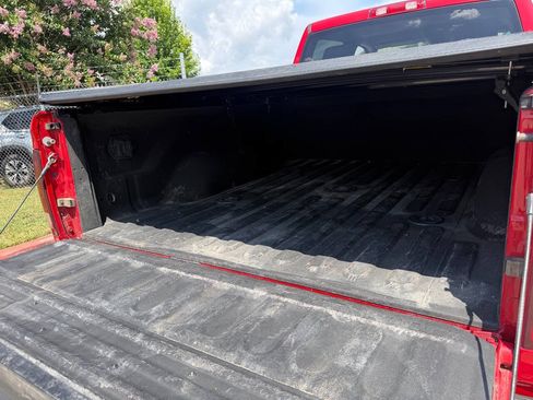 Used 2014 RAM 2500 Tradesman w/ Chrome Appearance Group AWD/4WD image 23