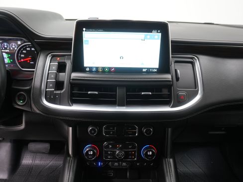 Used 2021 Chevrolet Suburban Premier AWD/4WD image 25