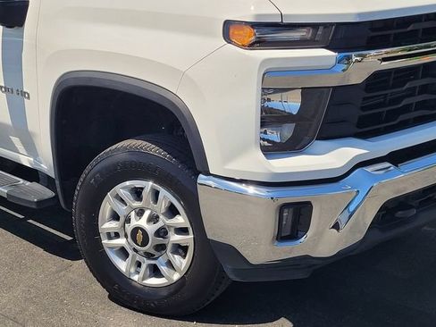 Used 2025 Chevrolet Silverado 2500 LT w/ Convenience Package AWD/4WD image 9