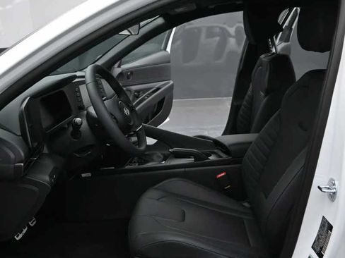 New 2026 Hyundai Elantra SEL Sport FWD image 16