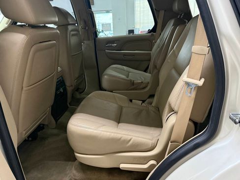 Used 2009 Cadillac Escalade AWD image 13