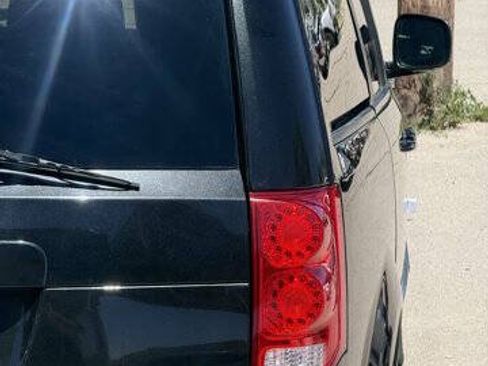 Used 2016 Dodge Grand Caravan R/T FWD image 21