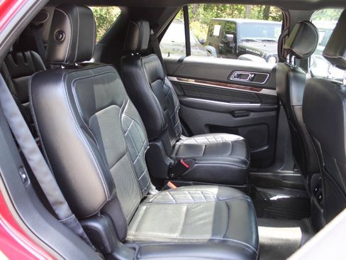 Used 2017 Ford Explorer Platinum AWD/4WD image 34