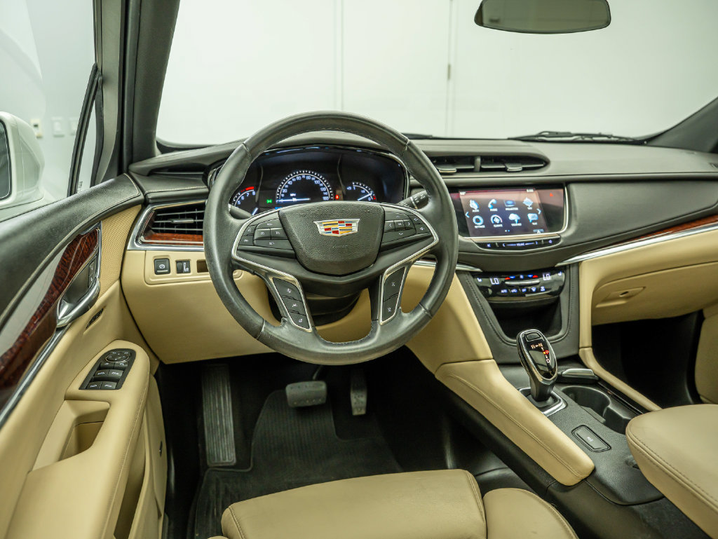 Used 2017 Cadillac XT5 Luxury w/ Driver Awareness Package FWD image 34