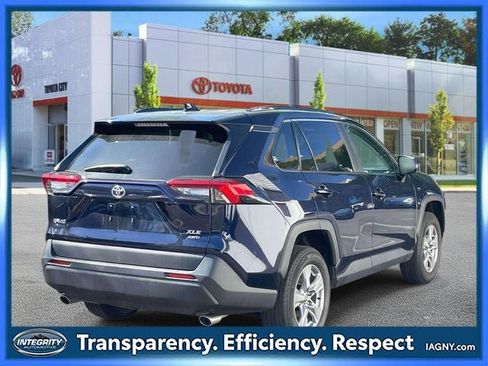 Used 2022 Toyota RAV4 XLE w/ Convenience Package AWD/4WD image 6