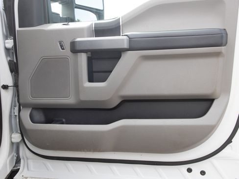 Used 2018 Ford F350 XLT AWD/4WD image 9