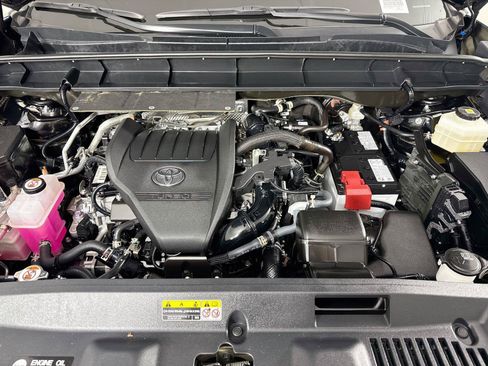 Certified 2025 Toyota Highlander Platinum AWD/4WD image 65