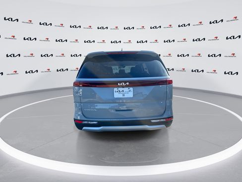 Used 2024 Kia Carnival EX FWD image 7