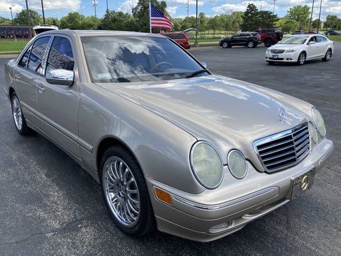 Used 2000 Mercedes-Benz E 320 Sedan image 1