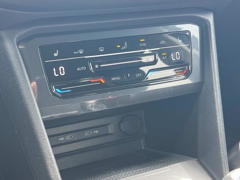 Certified 2022 Volkswagen Tiguan SE image 15