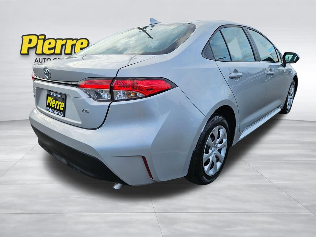 Used 2024 Toyota Corolla LE FWD image 5