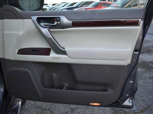 Used 2014 Lexus GX 460 Luxury image 42