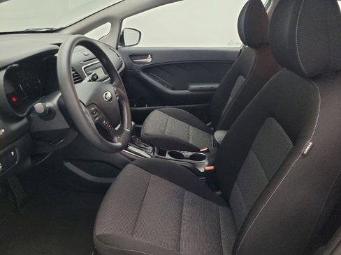 Used 2017 Kia Forte LX image 17