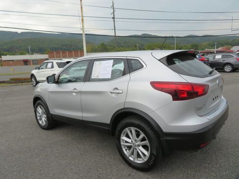 Used 2018 Nissan Rogue Sport S w/ S Appearance Package image 6