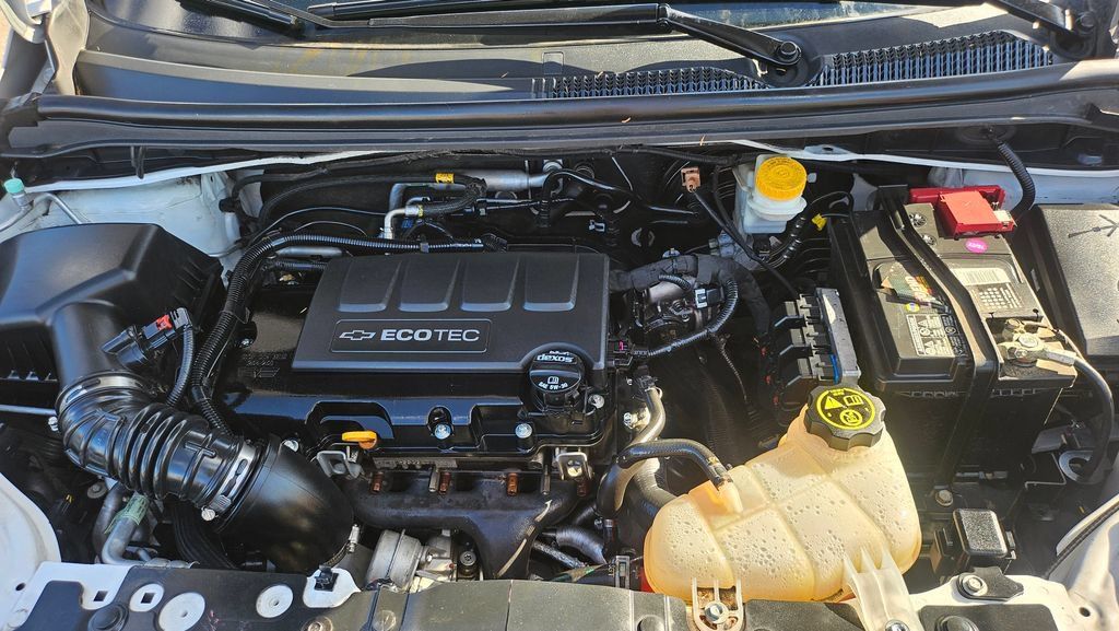 Used 2019 Chevrolet Sonic LT FWD image 38