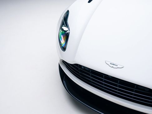 Used 2020 Aston Martin DB11 Volante image 8