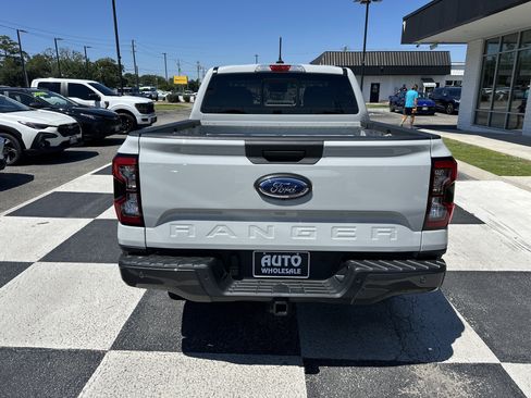 Used 2026 Ford Ranger Lariat w/ FX4 Off-Road Package AWD/4WD image 4
