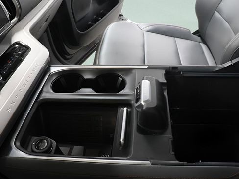 Used 2025 Ford Expedition Active image 20