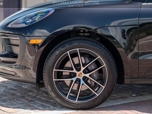 Used 2024 Porsche Macan image 44