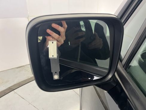 Used 2019 Jeep Renegade Latitude w/ Cold Weather Group image 40