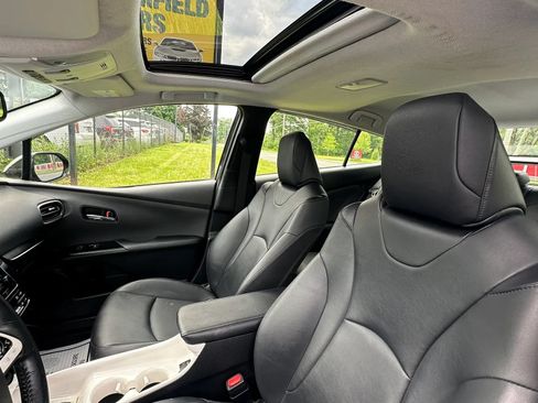 Used 2016 Toyota Prius Four w/ Advanced Technology Package FWD image 17