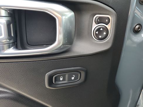 Used 2024 Jeep Wrangler Sport image 28