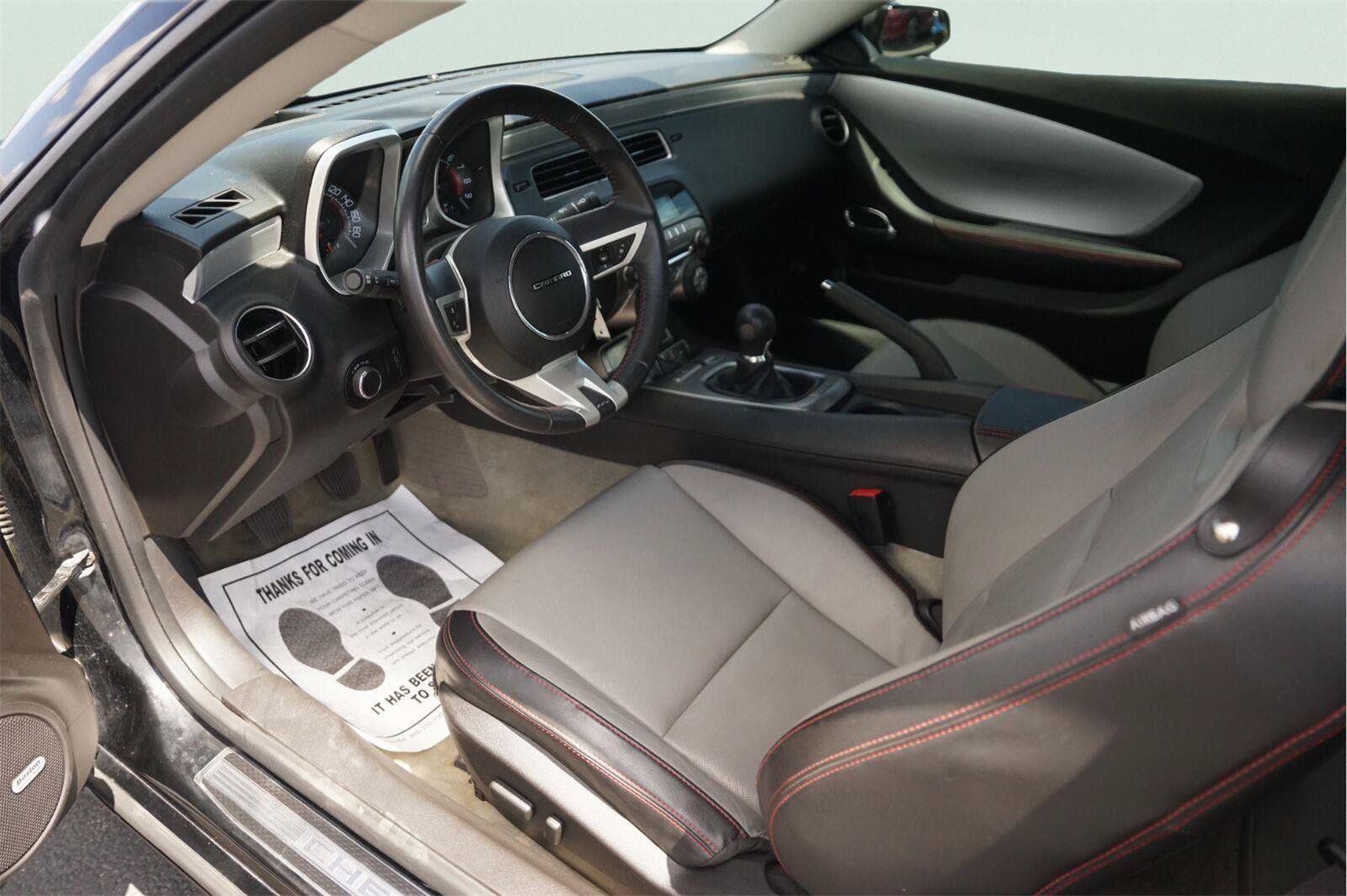 Used 2011 Chevrolet Camaro SS RWD image 8