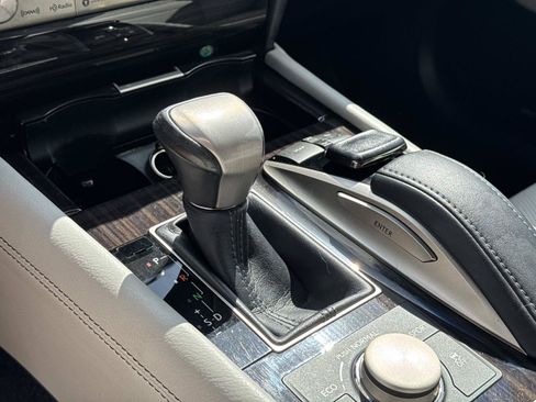 Used 2016 Lexus LS 460 AWD w/ Comfort Package image 26