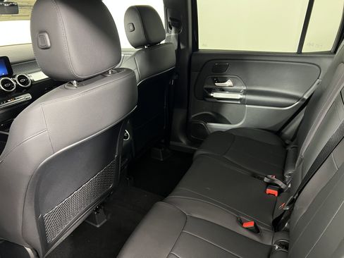 Used 2026 Mercedes-Benz GLB 250 4MATIC image 21